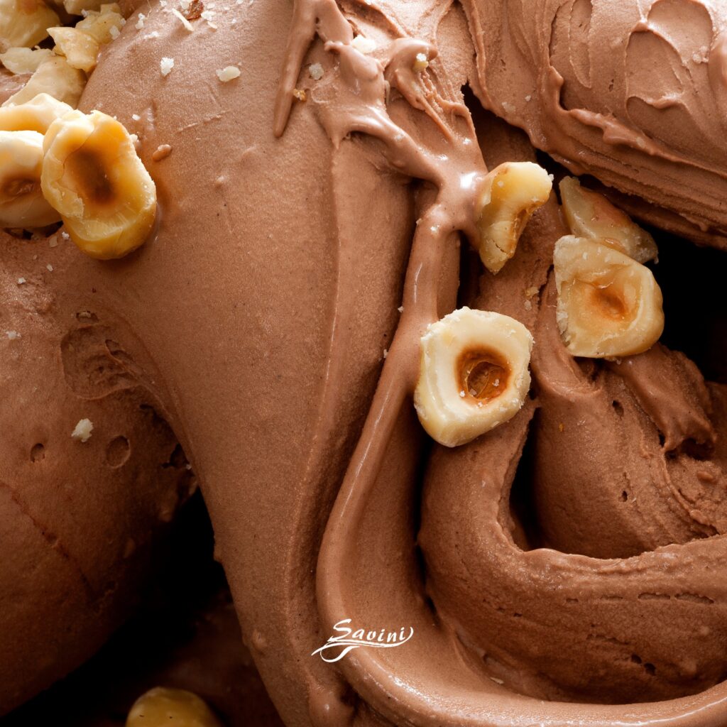 Gelato artigianale cremoso servito al Savini Bar a Ragusa
