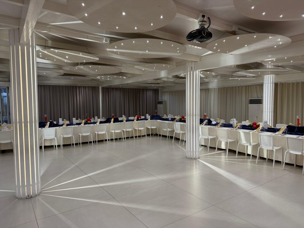 Foto della sala da pranzo di Savini Bar a Ragusa, area interna climatizzata