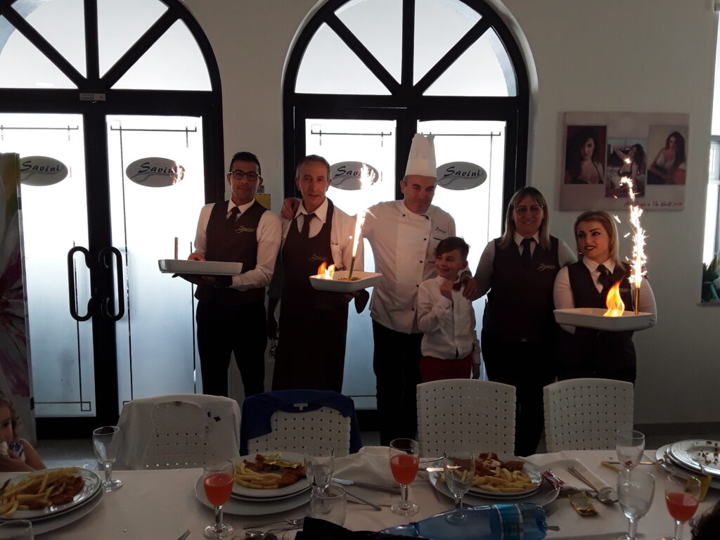 Staff del Savini Bar Ragusa – ristorante, pizzeria e servizi